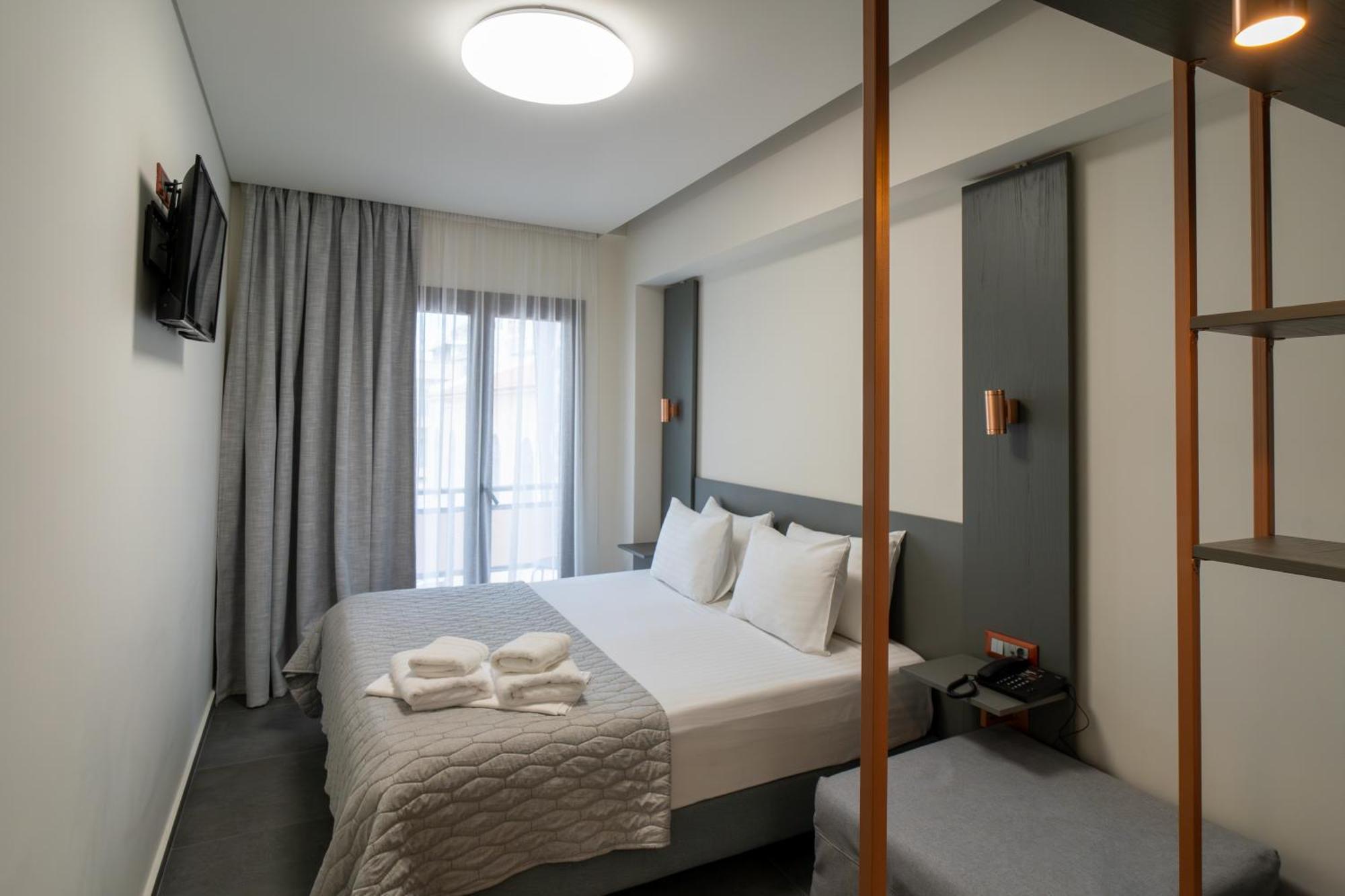 Argo Hotel Пірей Екстер'єр фото