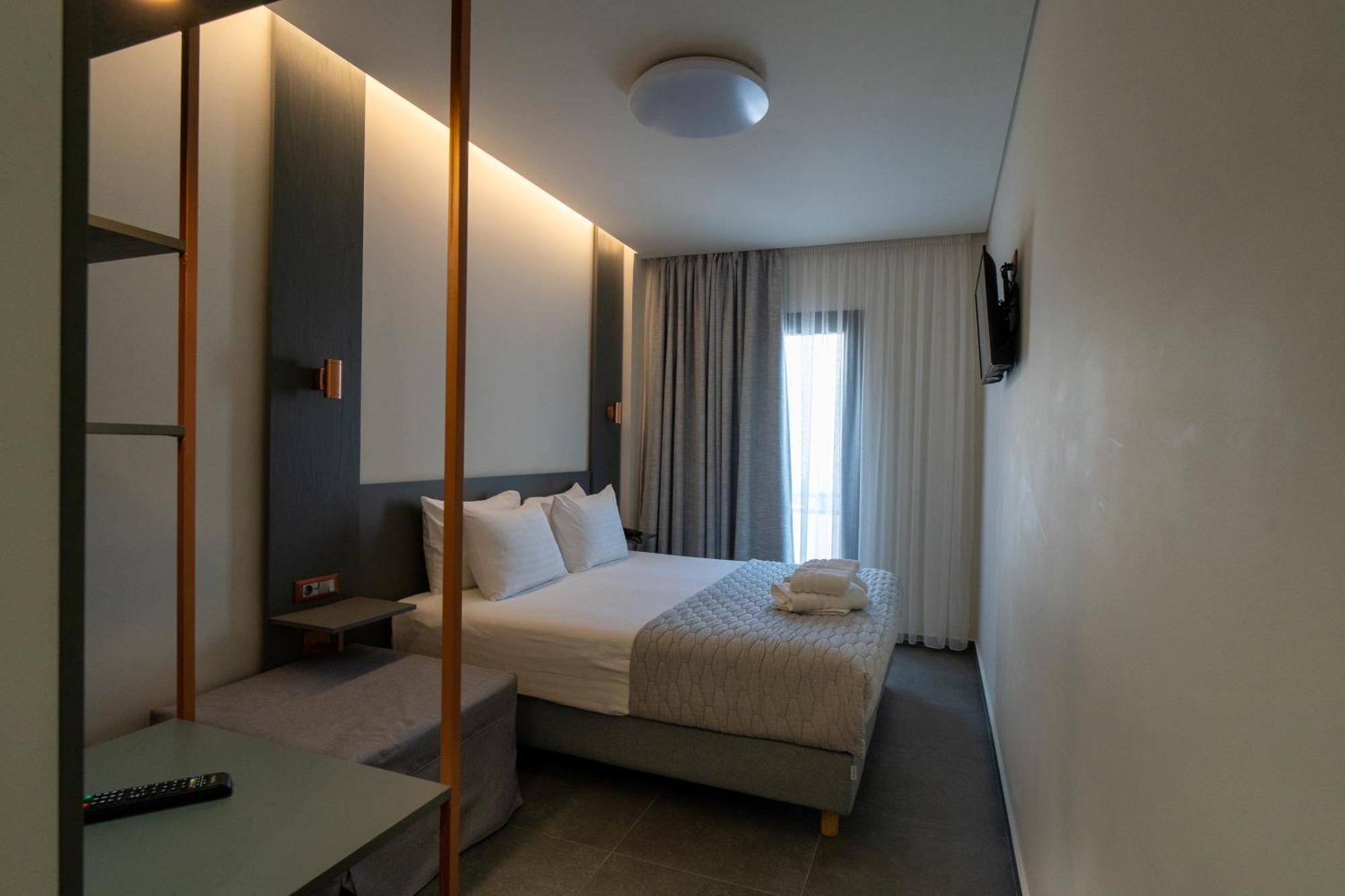 Argo Hotel Пірей Екстер'єр фото