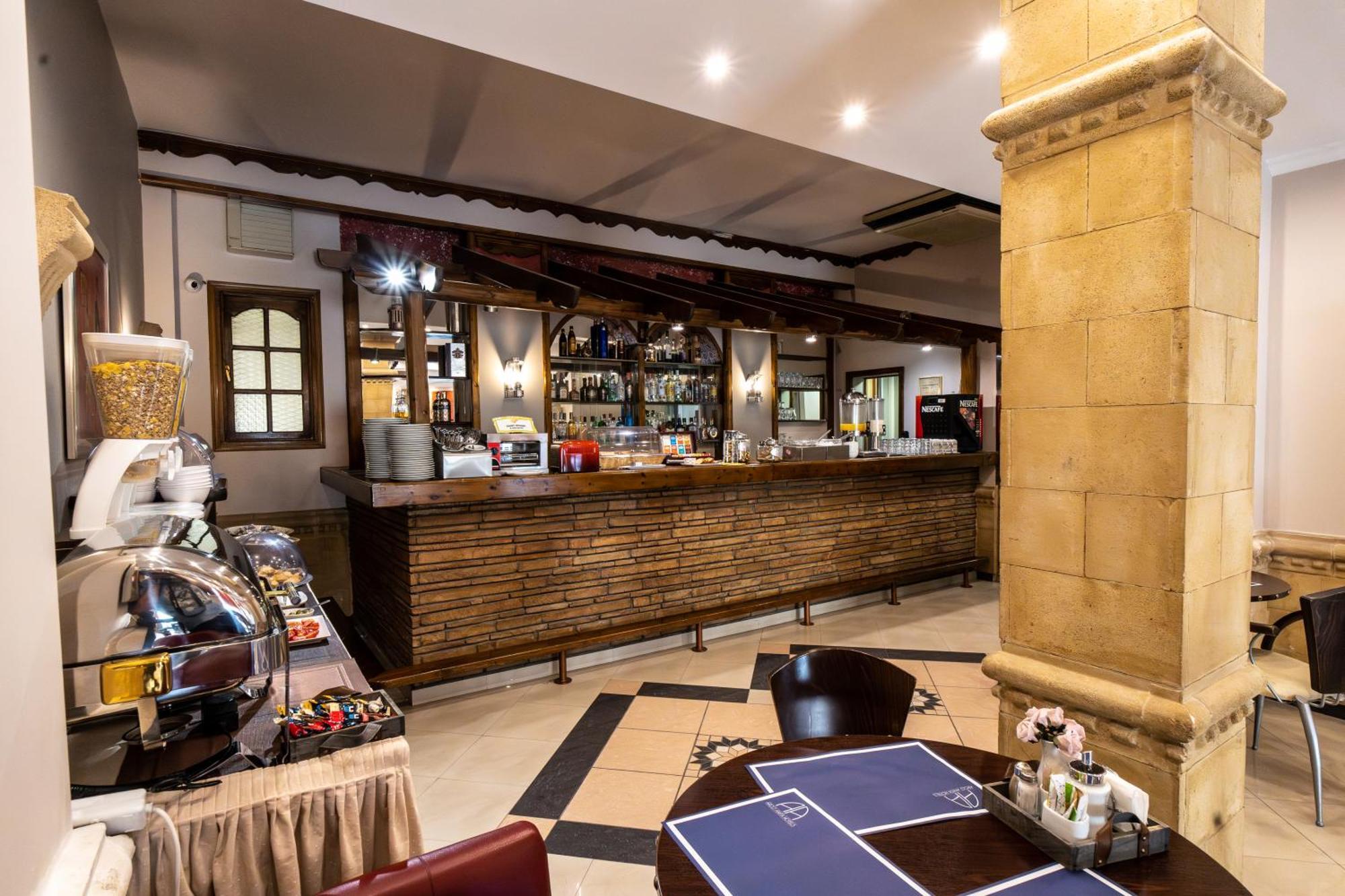 Argo Hotel Пірей Екстер'єр фото