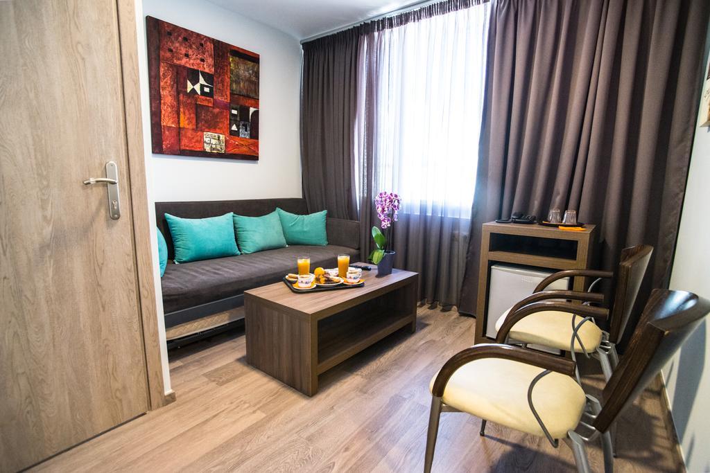 Argo Hotel Пірей Екстер'єр фото