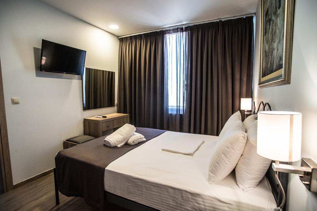 Argo Hotel Пірей Екстер'єр фото